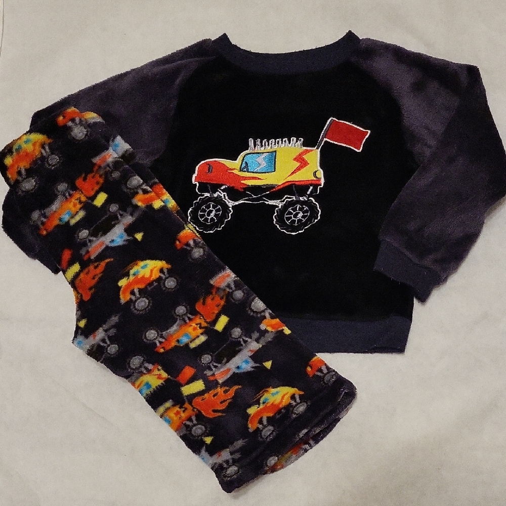 Very soft Monster Truck Pajama Set